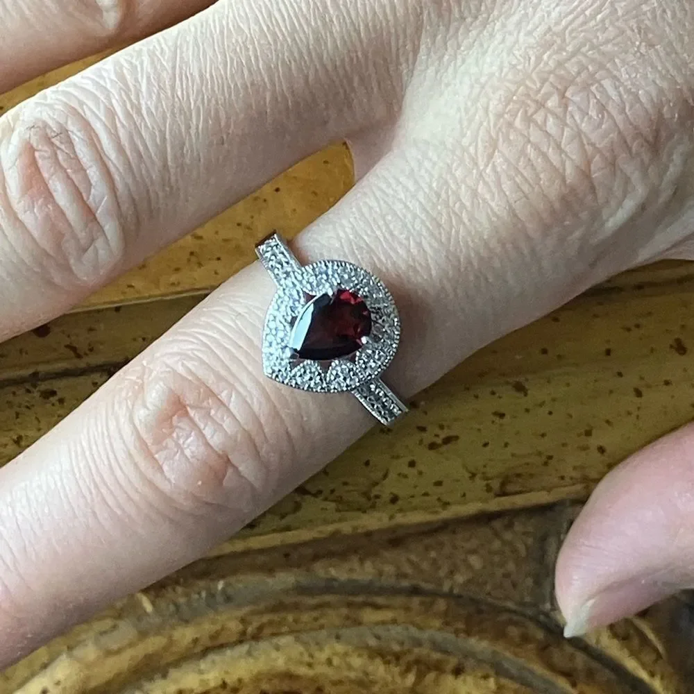 Vermelho Red Garnet Sterling Silver Ring Size 9